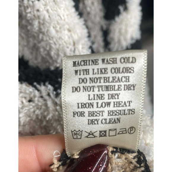 Fuzzy Soft leopard Print New In Pullover Sweater Black Off-White Size small hood - Picture 7 of 7